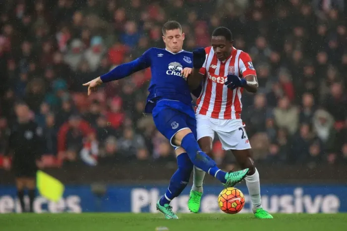 Framed Print : Battling for Control: Ross Barkley vs. Giannelli Imbula - Everton vs. Stoke City, Premier League Framed Print : Battling for Control: Ross Barkley vs. Giannelli Imbula - Everton vs. Stoke City, Premier League