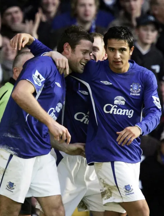 Framed Print : Beattie and Cahill's Unforgettable Moment: Everton's First Goal Celebration