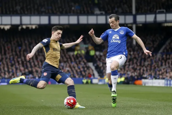 Framed Print : Bellerin vs Baines: Intense Battle for Ball Possession at Goodison Park - Everton vs Arsenal, Premier League Framed Print : Bellerin vs Baines: Intense Battle for Ball Possession at Goodison Park - Everton vs Arsenal, Premier League