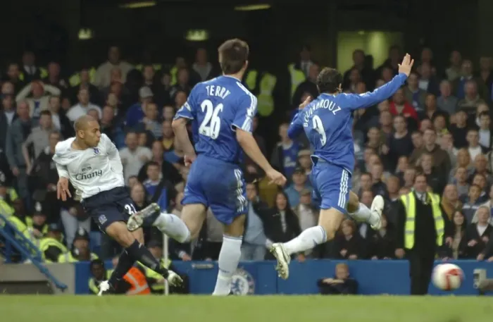 Framed Print : Chelsea v Everton - James Vaughan scores the first goal for Everton