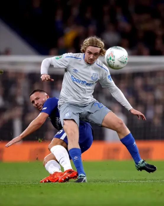 Framed Print : Chelsea vs Everton in Carabao Cup: Intense Battle for the Ball between Drinkwater and Davies Framed Print : Chelsea vs Everton in Carabao Cup: Intense Battle for the Ball between Drinkwater and Davies