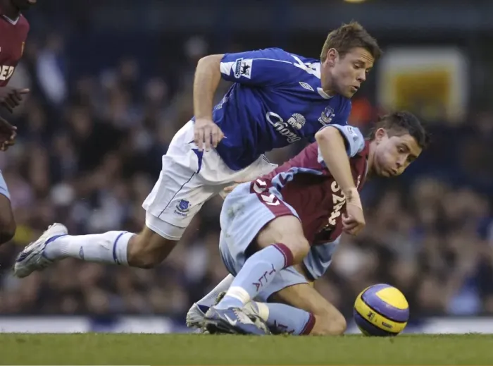 Framed Print : Clash of Beattie and Cahill: Everton vs Aston Villa, 11 / 11 / 06 Framed Print : Clash of Beattie and Cahill: Everton vs Aston Villa, 11 / 11 / 06
