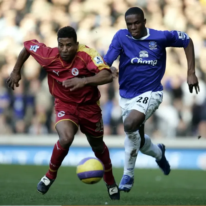 Framed Print : Clash at Goodison Park: Victor Anichebe vs. Ulises De La Cruz (Everton vs. Reading, FA Barclays Premiership, January 14, 2007)