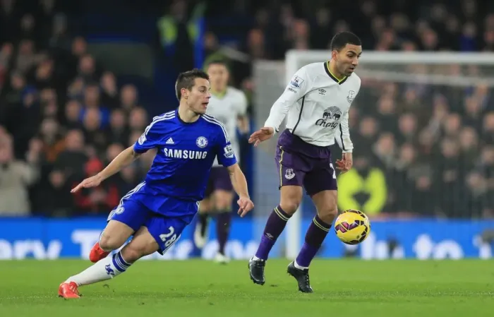 Framed Print : Clash at Stamford Bridge: Azpilicueta vs. Lennon - Premier League Battle Framed Print : Clash at Stamford Bridge: Azpilicueta vs. Lennon - Premier League Battle