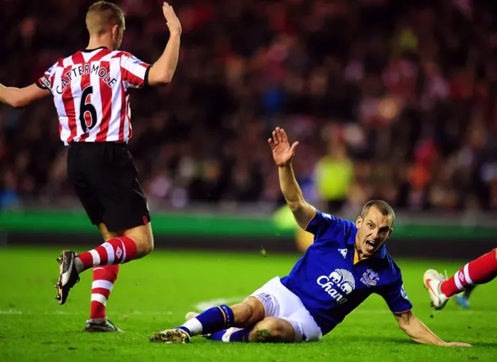 Framed Print : Controversial Penalty: Leon Osman Wins for Everton against Sunderland (December 26, 2011)
