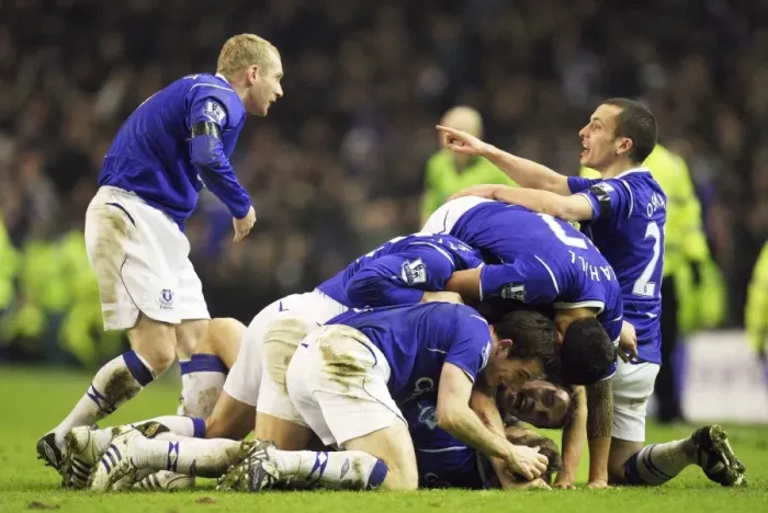 Framed Print : Dan Gosling Scores the Shocking First Goal for Everton Against Liverpool in FA Cup Fourth Round Replay (2009)