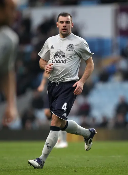 Framed Print : Darron Gibson in Action: Everton vs. Aston Villa, Premier League Clash (January 14, 2012) Framed Print : Darron Gibson in Action: Everton vs. Aston Villa, Premier League Clash (January 14, 2012)