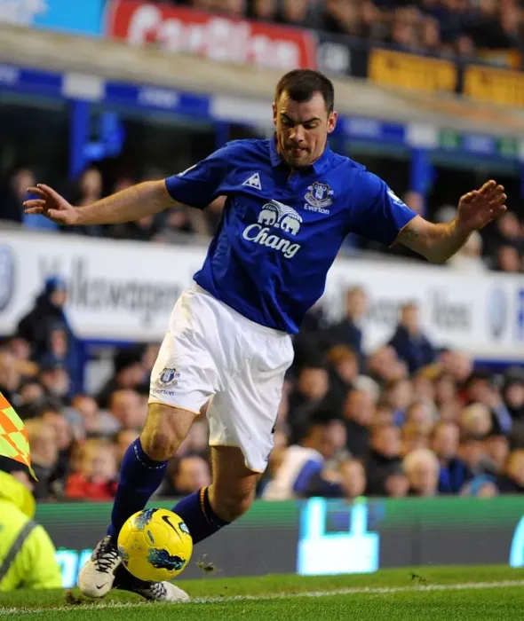 Framed Print : Darron Gibson in Action: Everton vs Blackburn Rovers, Barclays Premier League (21 January 2012) - Goodison Park Framed Print : Darron Gibson in Action: Everton vs Blackburn Rovers, Barclays Premier League (21 January 2012) - Goodison Park