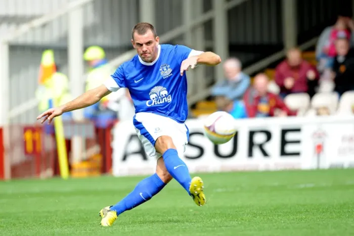 Framed Print : Darron Gibson in Action: Motherwell vs. Everton Pre-Season Friendly at Fir Park Stadium Framed Print : Darron Gibson in Action: Motherwell vs. Everton Pre-Season Friendly at Fir Park Stadium