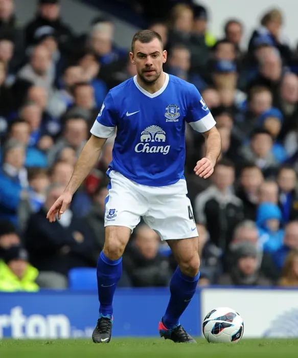 Framed Print : Darron Gibson Scores the Winner: Everton's 2-0 Victory over Manchester City (Premier League, March 16, 2013) Framed Print : Darron Gibson Scores the Winner: Everton's 2-0 Victory over Manchester City (Premier League, March 16, 2013)