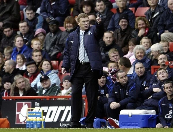 David Moyes. Daves Moyes issues the instructions
