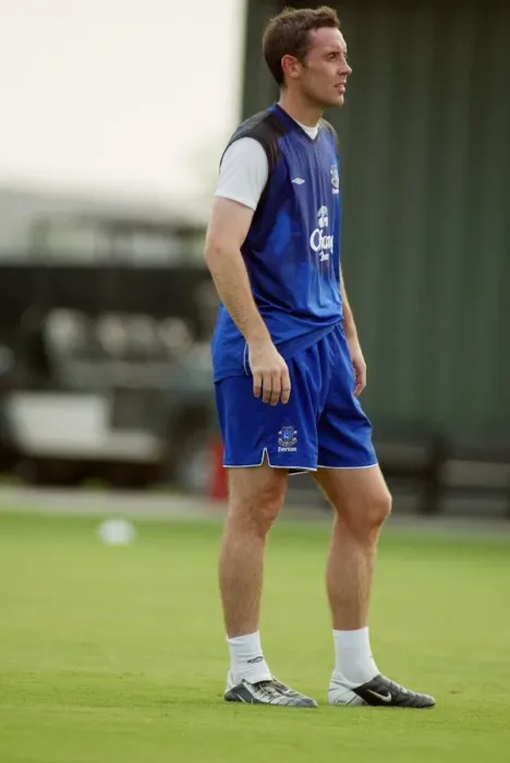 Framed Print : David Weir at Copa De Tejas Training, 2004 - Everton FC