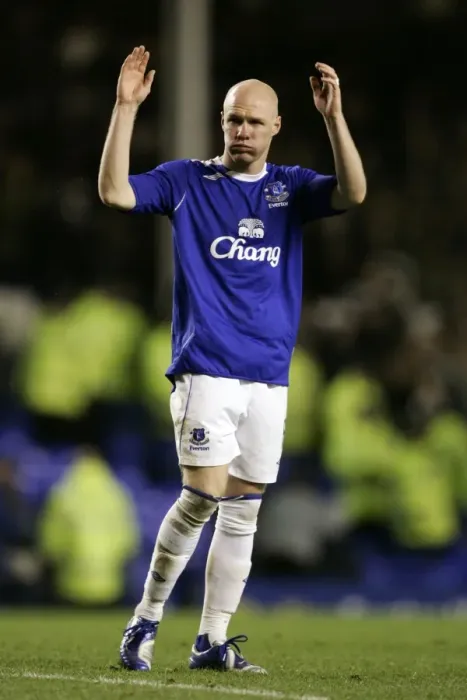 Framed Print : Dejected Andrew Johnson: Everton's Agonizing Loss to Aston Villa (06 / 07)