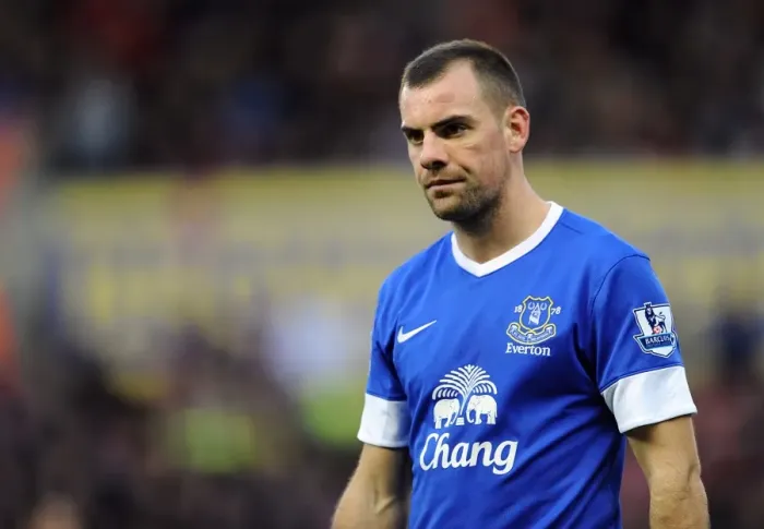 Framed Print : Determined Darron Gibson: A Stalemate at Britannia Stadium - Everton vs. Stoke City (15-12-2012, Barclays Premier League) Framed Print : Determined Darron Gibson: A Stalemate at Britannia Stadium - Everton vs. Stoke City (15-12-2012, Barclays Premier League)