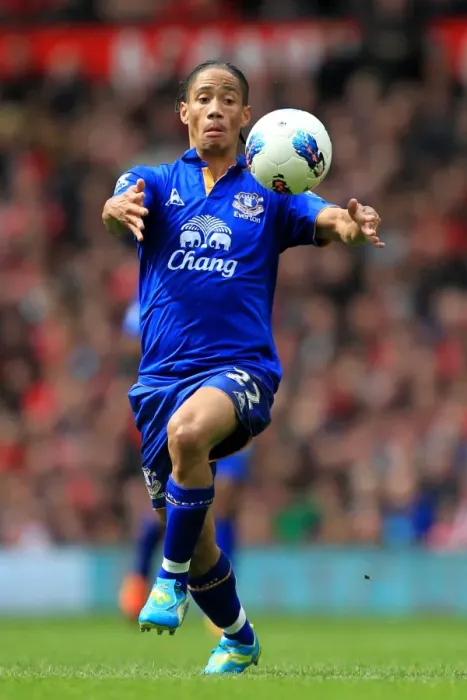Framed Print : Determined Dribble at Old Trafford: Steven Pienaar's Epic Run Against Manchester United (Everton vs. Manchester United, Barclays Premier League, 22 April 2012)