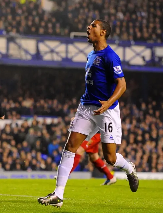 Framed Print : Determined Jermaine Beckford Leads Everton to Fifth Round FA Cup Victory over Reading at Goodison Park (01 March 2011) Framed Print : Determined Jermaine Beckford Leads Everton to Fifth Round FA Cup Victory over Reading at Goodison Park (01 March 2011)