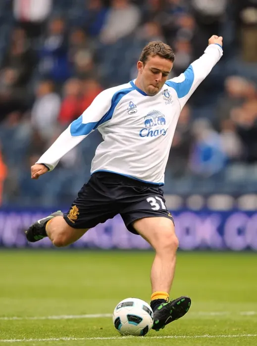 Framed Print : Determined Jose Baxter: Everton's Standout Performance Against West Bromwich Albion, Barclays Premier League (14 May 2011)