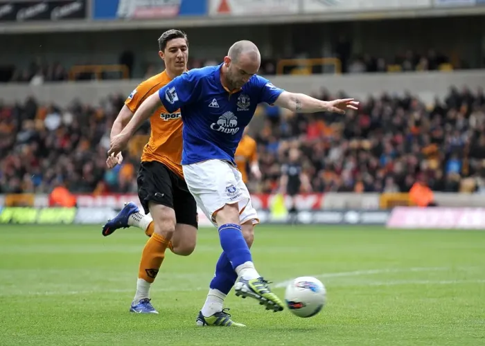 Framed Print : Determined Moment: McFadden's Premier League Shot for Everton at Molineux Stadium (06.05.2012) Framed Print : Determined Moment: McFadden's Premier League Shot for Everton at Molineux Stadium (06.05.2012)