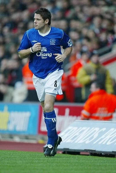 Determined Striker: James Beattie in Action for Everton Football Club