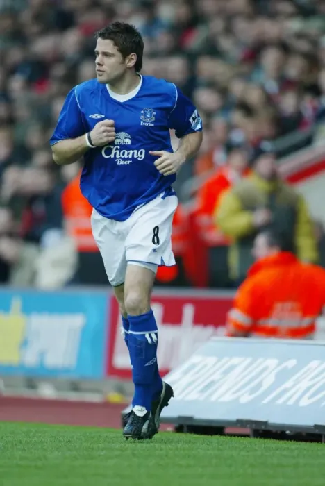 Framed Print : Determined Striker: James Beattie in Action for Everton Football Club Framed Print : Determined Striker: James Beattie in Action for Everton Football Club