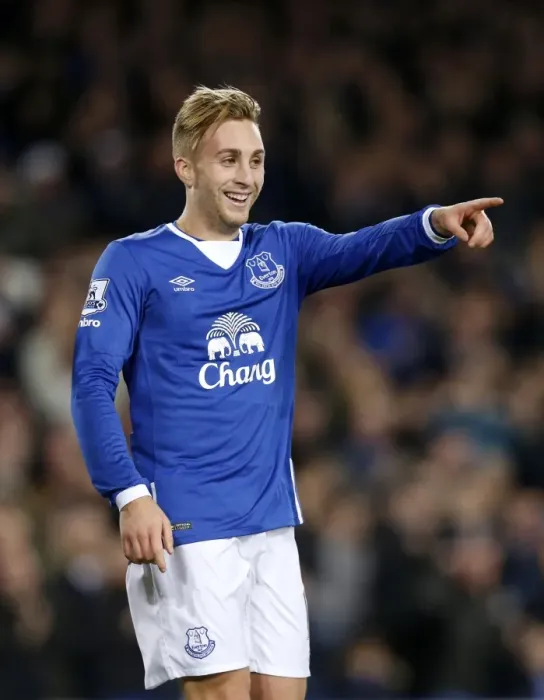 Framed Print : Deulofeu Doubles: Everton's Second Goal vs Stoke City in Premier League