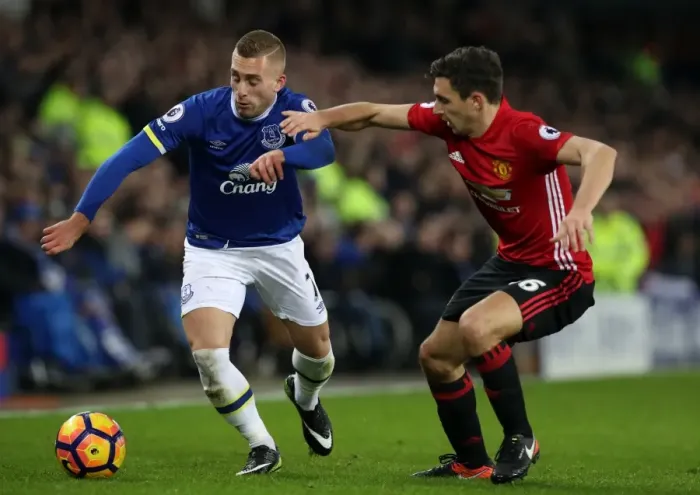 Framed Print : Deulofeu vs. Darmian: Battle for the Ball - Everton vs. Manchester United, Premier League, Goodison Park Framed Print : Deulofeu vs. Darmian: Battle for the Ball - Everton vs. Manchester United, Premier League, Goodison Park