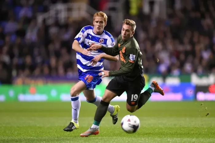 Framed Print : Deulofeu vs. Fernandez: Battle for the Ball in Everton's Capital One Cup Clash at Reading Framed Print : Deulofeu vs. Fernandez: Battle for the Ball in Everton's Capital One Cup Clash at Reading