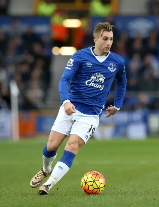 Framed Print : Deulofeu's Brilliance: Everton vs Swansea City, Premier League - Goodison Park Framed Print : Deulofeu's Brilliance: Everton vs Swansea City, Premier League - Goodison Park