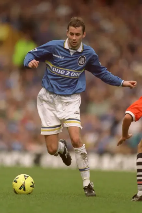 Framed Print : Don Hutchison, Everton Framed Print : Don Hutchison, Everton