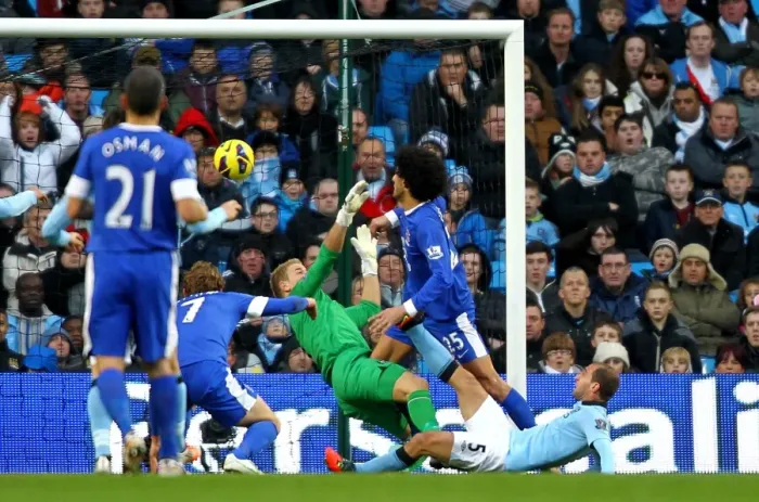Framed Print : Dramatic Equalizer: Marouane Fellaini Stuns Manchester City with Last-Minute Goal for Everton (1-1)