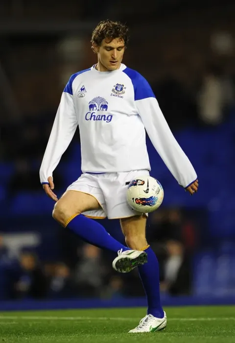 Framed Print : Dramatic Last-Minute Triumph: Jelavic's Stunner Silences Arsenal (BPL 2012, Everton 1-0) Framed Print : Dramatic Last-Minute Triumph: Jelavic's Stunner Silences Arsenal (BPL 2012, Everton 1-0)