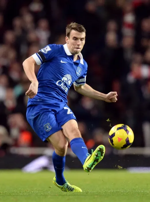 Framed Print : A Draw at Emirates: Seamus Coleman's Determined Performance for Everton (December 8, 2013, Barclays Premier League) Framed Print : A Draw at Emirates: Seamus Coleman's Determined Performance for Everton (December 8, 2013, Barclays Premier League)
