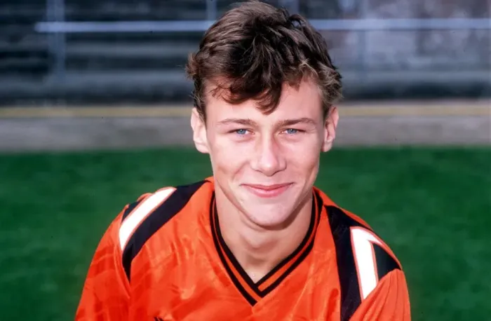 Framed Print : Duncan Ferguson: Young Everton Prodigy Shines at Dundee United, 1989-1990 Framed Print : Duncan Ferguson: Young Everton Prodigy Shines at Dundee United, 1989-1990