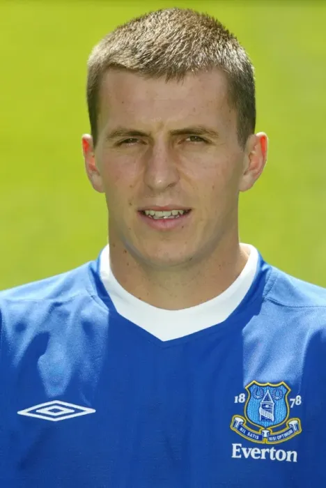 Framed Print : Eddy Bosnar with Everton Football Club: Team Picture and Portrait Framed Print : Eddy Bosnar with Everton Football Club: Team Picture and Portrait