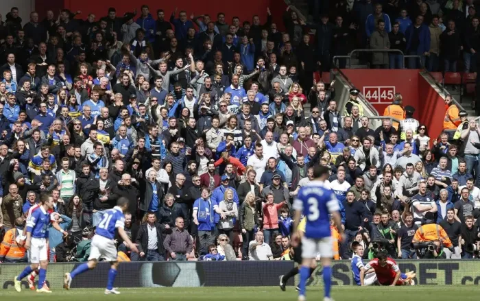 Framed Print : Everton Fans Unwavering Passion: Southampton vs. Everton (26-04-2014, St. Mary's: Southampton 2 - Everton 0)