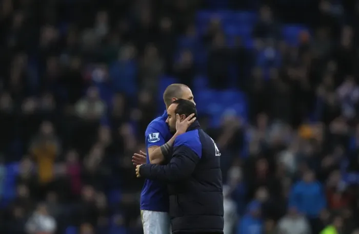 Framed Print : Everton FC: Heitinga and Donovan Celebrate FA Cup Victory over Blackpool Framed Print : Everton FC: Heitinga and Donovan Celebrate FA Cup Victory over Blackpool