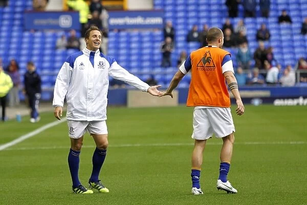 Everton FC: Heitinga and Jagielka Pre-Match Warm-Up at Goodison Park (31 March 2012 vs West Bromwich Albion)