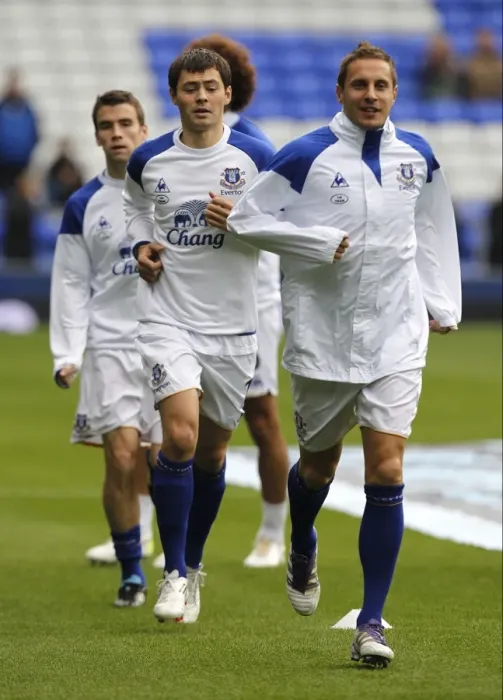 Framed Print : Everton FC: Jagielka and Bilyaletdinov Prepare for Everton vs Manchester United (BPL, Goodison Park, 29 October 2011) Framed Print : Everton FC: Jagielka and Bilyaletdinov Prepare for Everton vs Manchester United (BPL, Goodison Park, 29 October 2011)