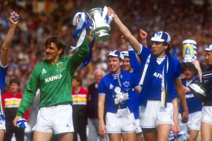 Framed Print : Everton FC: Neville Southall and Graeme Sharp Celebrate FA Cup Victory over Watford (1984)