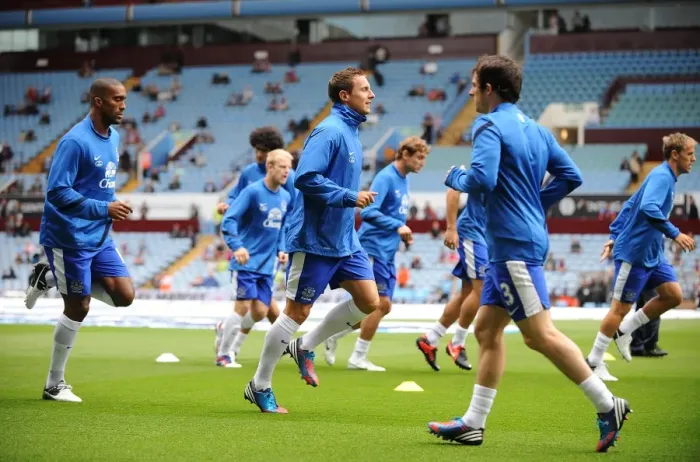Framed Print : Everton FC: Phil Jagielka and Teammates Prepare for Aston Villa Clash (25-08-2012) Framed Print : Everton FC: Phil Jagielka and Teammates Prepare for Aston Villa Clash (25-08-2012)