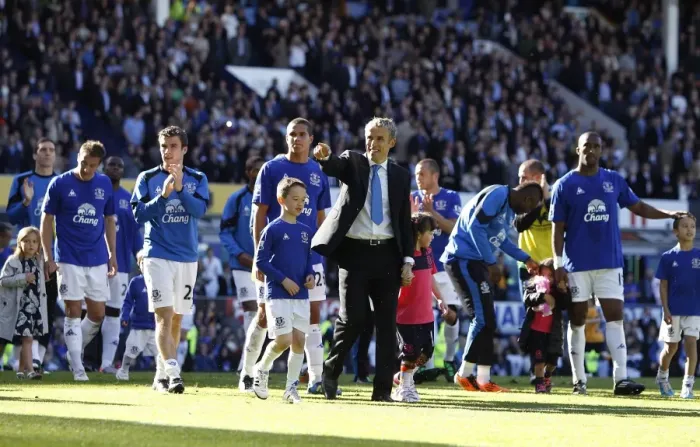 Framed Print : Everton FC: Phil Neville and Team Celebrate Premier League Victory at Goodison Park (22 May 2011) Framed Print : Everton FC: Phil Neville and Team Celebrate Premier League Victory at Goodison Park (22 May 2011)