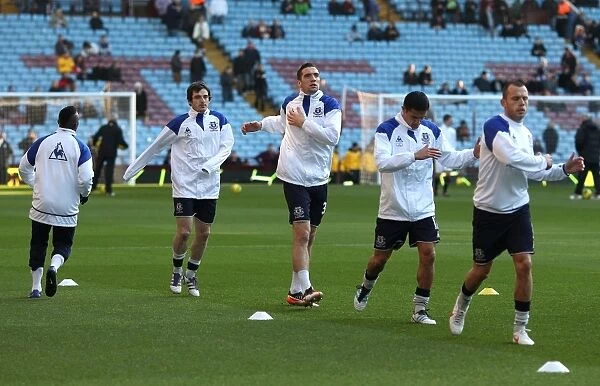 Everton FC Players Gearing Up: Drenthe, Baines, Duffy, Cahill, Heitinga at Villa Park (BPL, 14 Jan 2012)