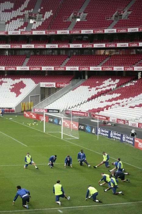 Framed Print : Everton FC: Preparing for Battle at Estadio da Luz against SL Benfica - Training Sessions Framed Print : Everton FC: Preparing for Battle at Estadio da Luz against SL Benfica - Training Sessions