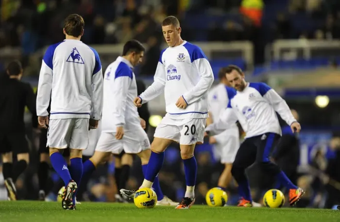 Framed Print : Everton FC: Ross Barkley and Team Mates Prepare for Everton v Swansea City at Goodison Park (Barclays Premier League, 21 December 2011) Framed Print : Everton FC: Ross Barkley and Team Mates Prepare for Everton v Swansea City at Goodison Park (Barclays Premier League, 21 December 2011)