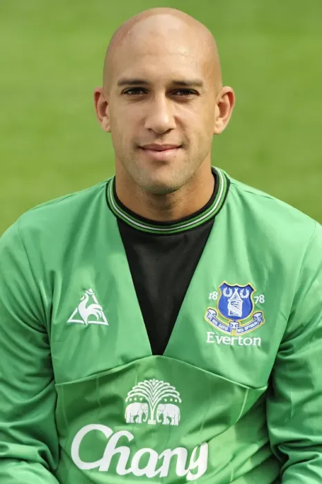 Framed Print : Everton FC: Tim Howard and the 2009-10 Team - Team Photocall August 2009 Framed Print : Everton FC: Tim Howard and the 2009-10 Team - Team Photocall August 2009