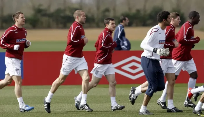 Framed Print : Everton FC Training: Jagielka, Upson, Baines, James, Gerrard, Heskey at England's London Colney Facility (March 2009)