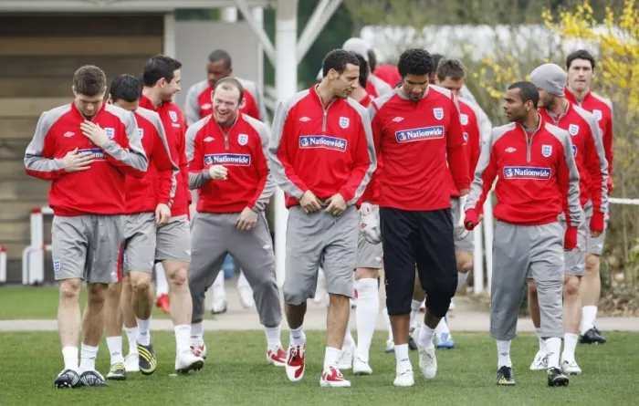 Framed Print : Everton FC Training at London Colney, March 2009