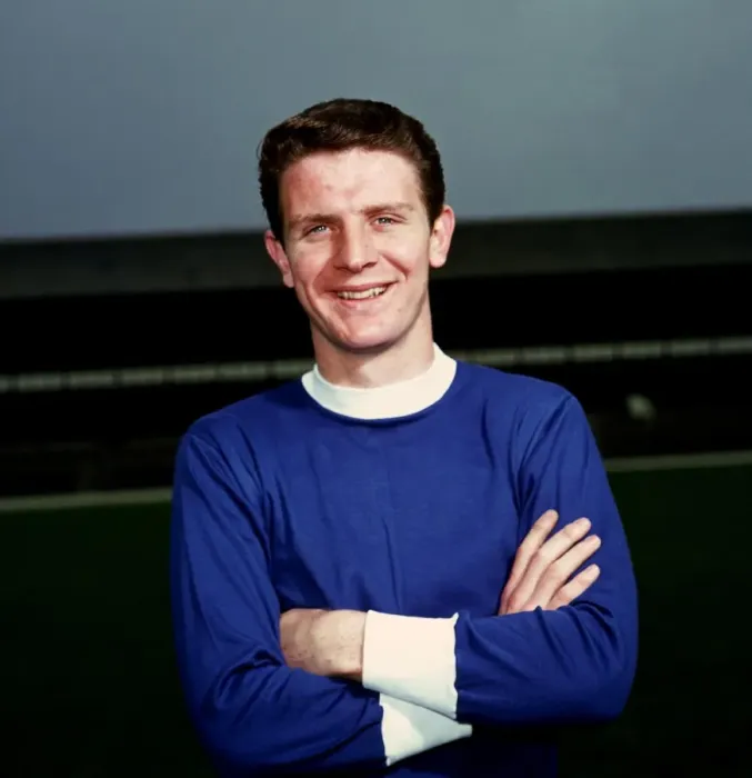 Framed Print : Everton Football Club: Brian Labone in Action - Division One Championship Framed Print : Everton Football Club: Brian Labone in Action - Division One Championship
