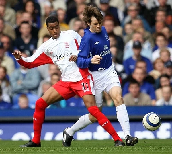 Everton Football Club: Kilbane and Gray in Action