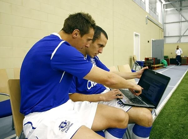 Everton Footballers Jagielka and Osman at 2008 / 09 Photocall